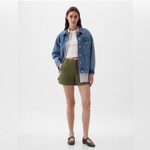 Gap 4” Downtown Khaki Shorts Green size 0